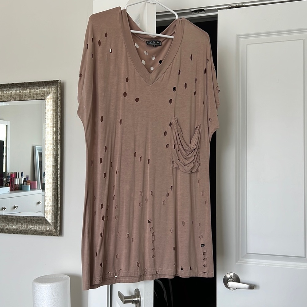 POL short sleeved distressed blouse. Size small.